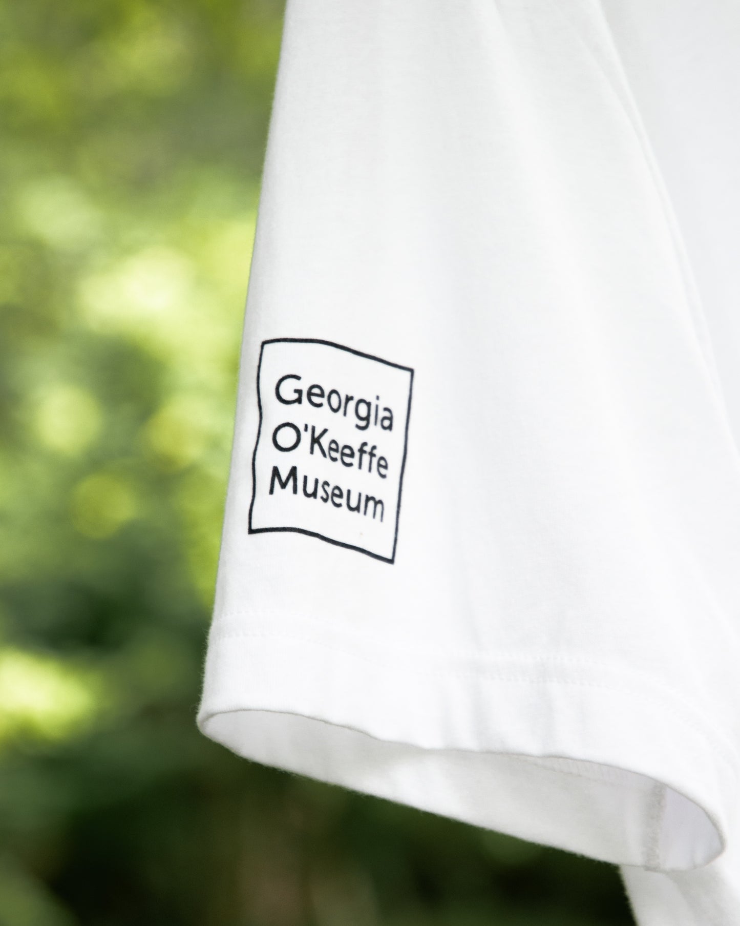 Georgia O'Keeffe / SKULL SHIRT