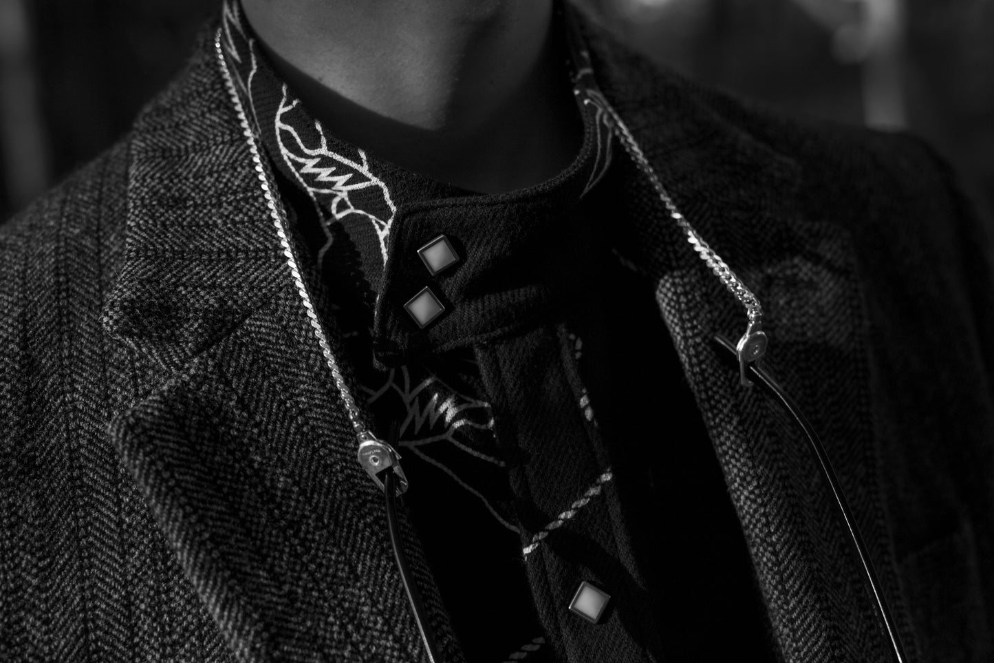 W CLIP CHAIN NECKLACE