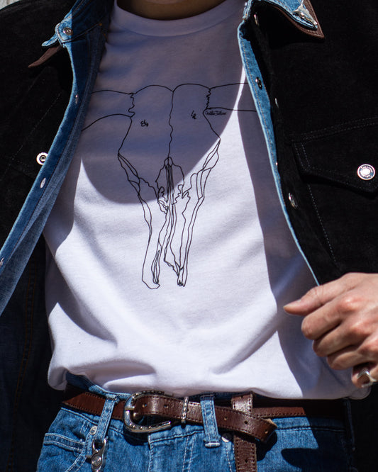 Georgia O'Keeffe / SKULL SHIRT