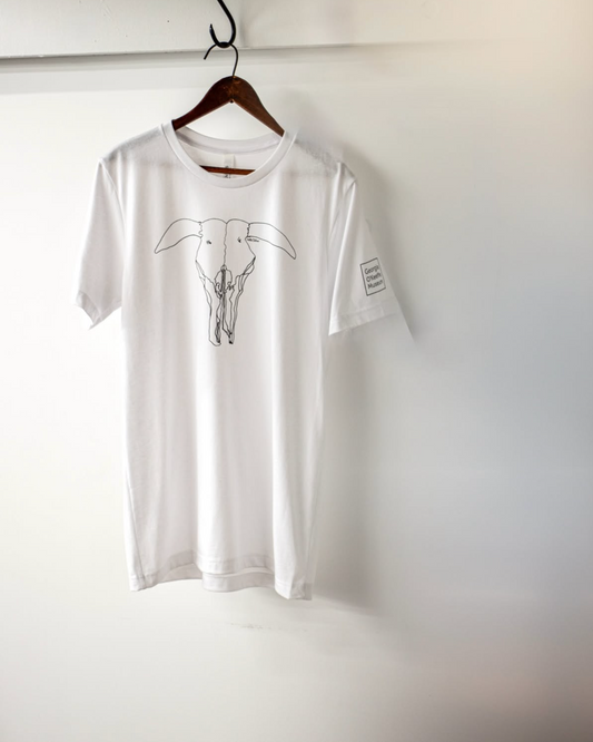 Georgia O'Keeffe / SKULL SHIRT