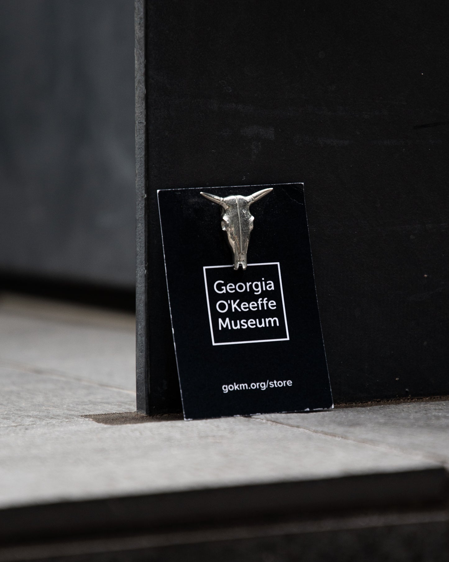 Georgia O'Keeffe / PEWTER SKULL PIN