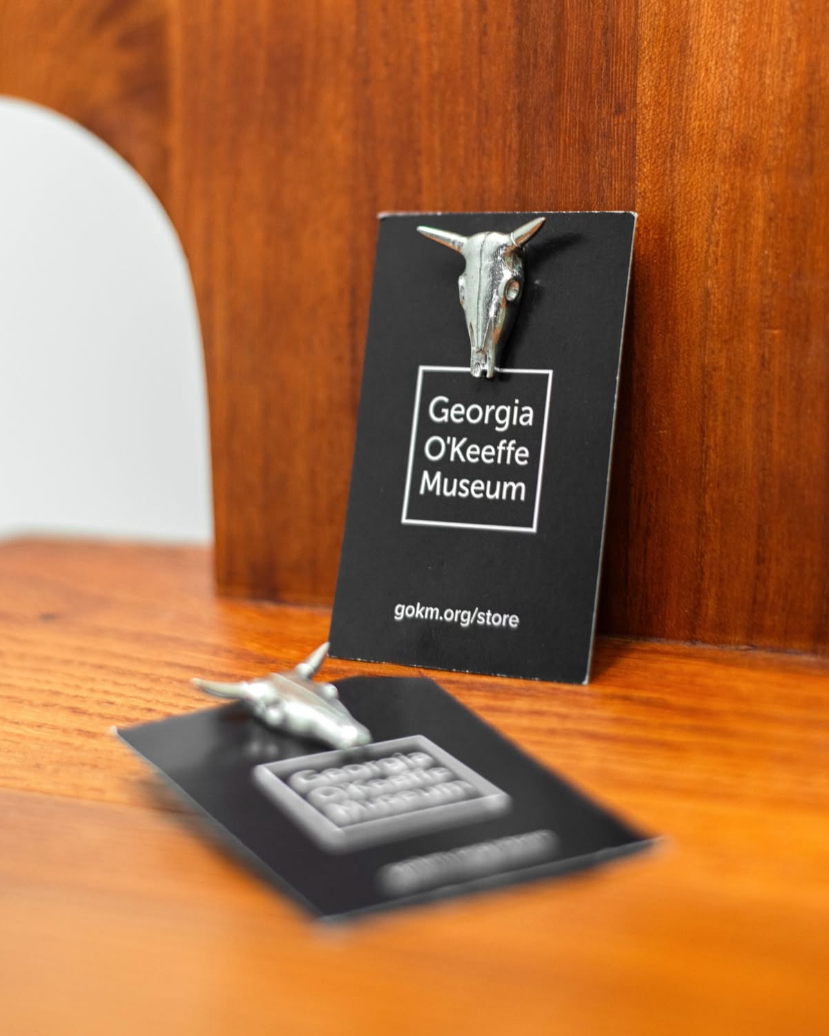 Georgia O'Keeffe / PEWTER SKULL PIN