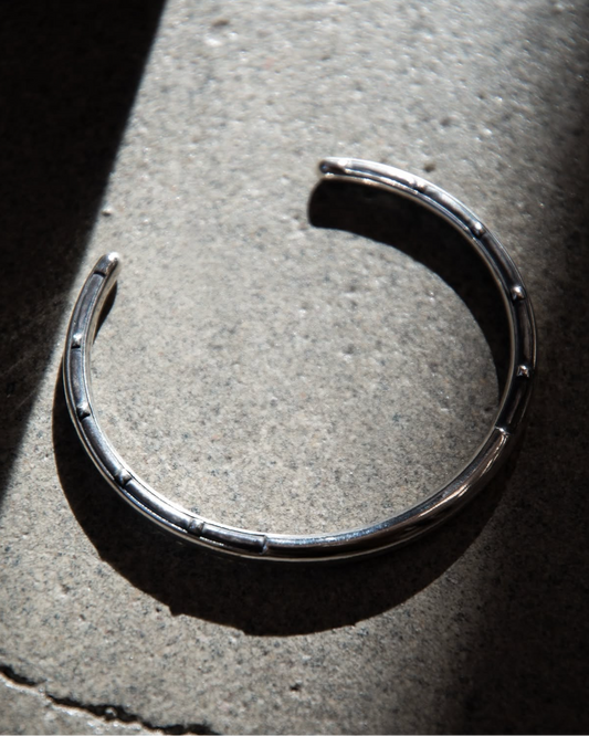 HORSESHOE BANGLE