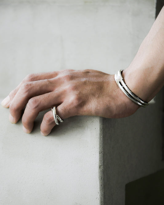 HORSESHOE RING