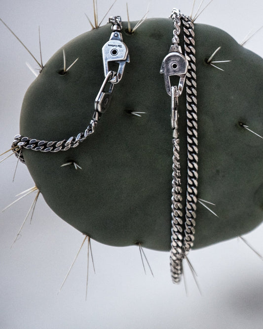 W CLIP CHAIN NECKLACE