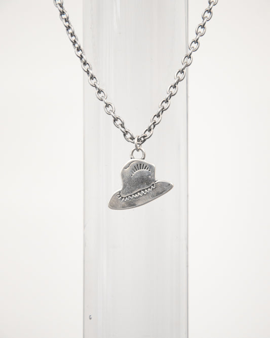 HAT CHAIN NECKLACE
