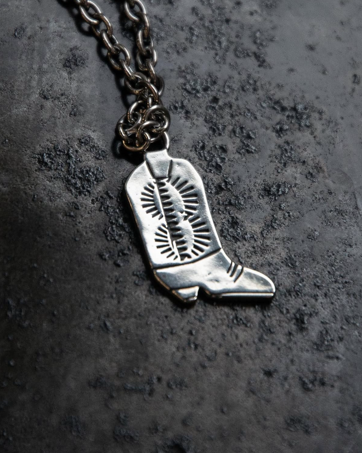 WESTERN BOOTS CHAIN NECKLACE