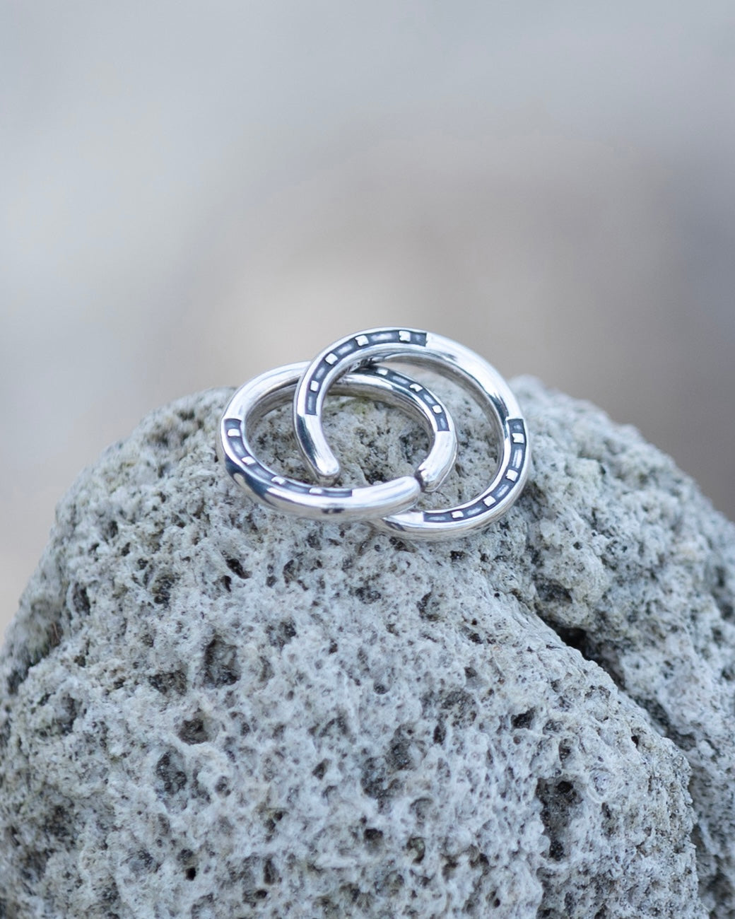 HORSESHOE RING