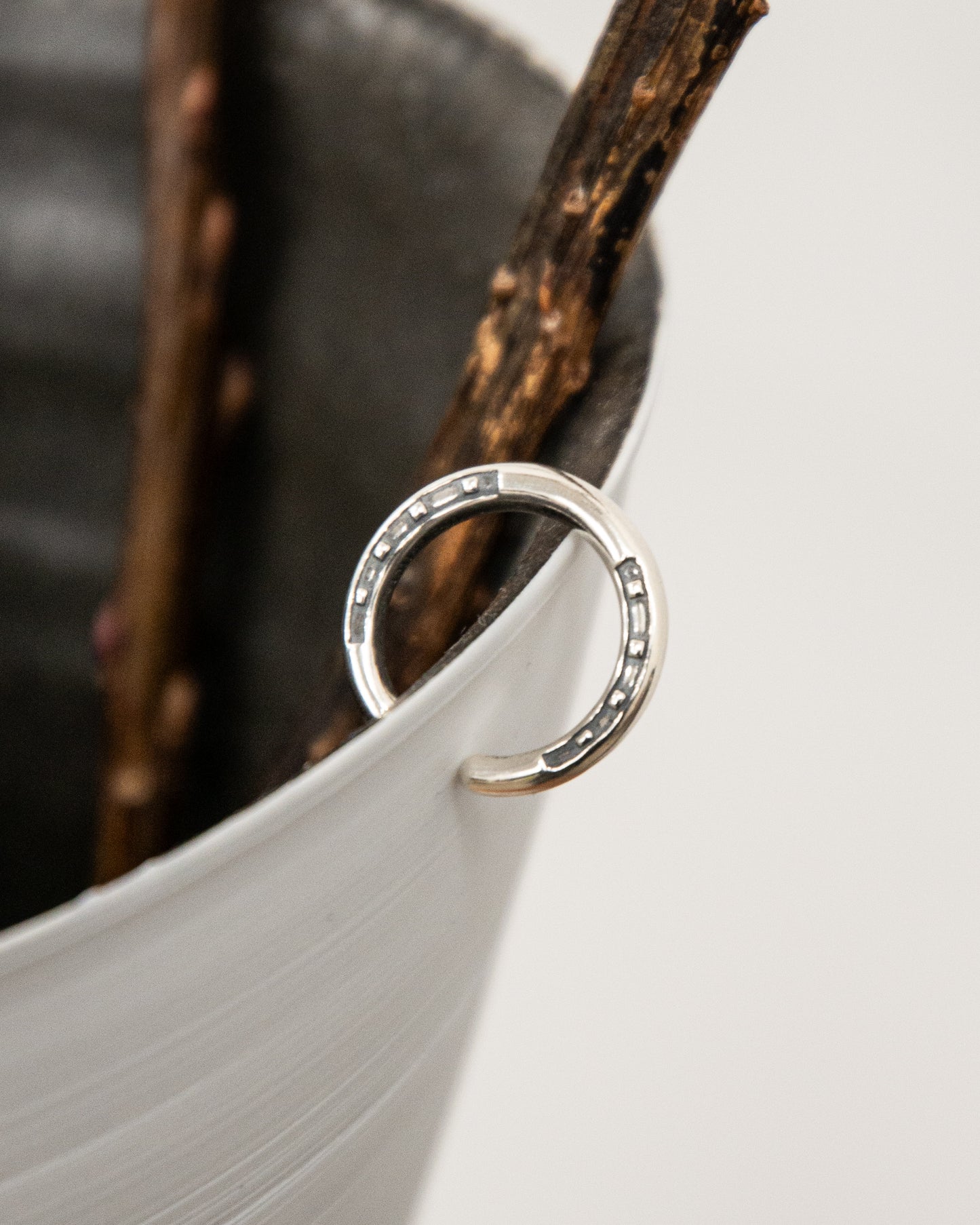 HORSESHOE RING