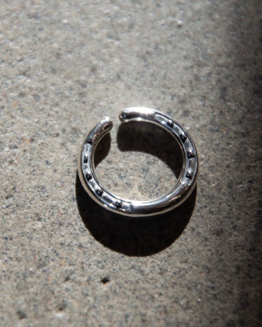 HORSESHOE RING