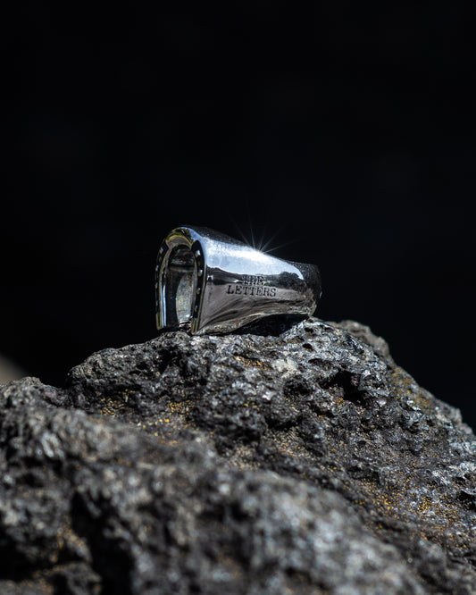 HORSESHOE SIGNET RING