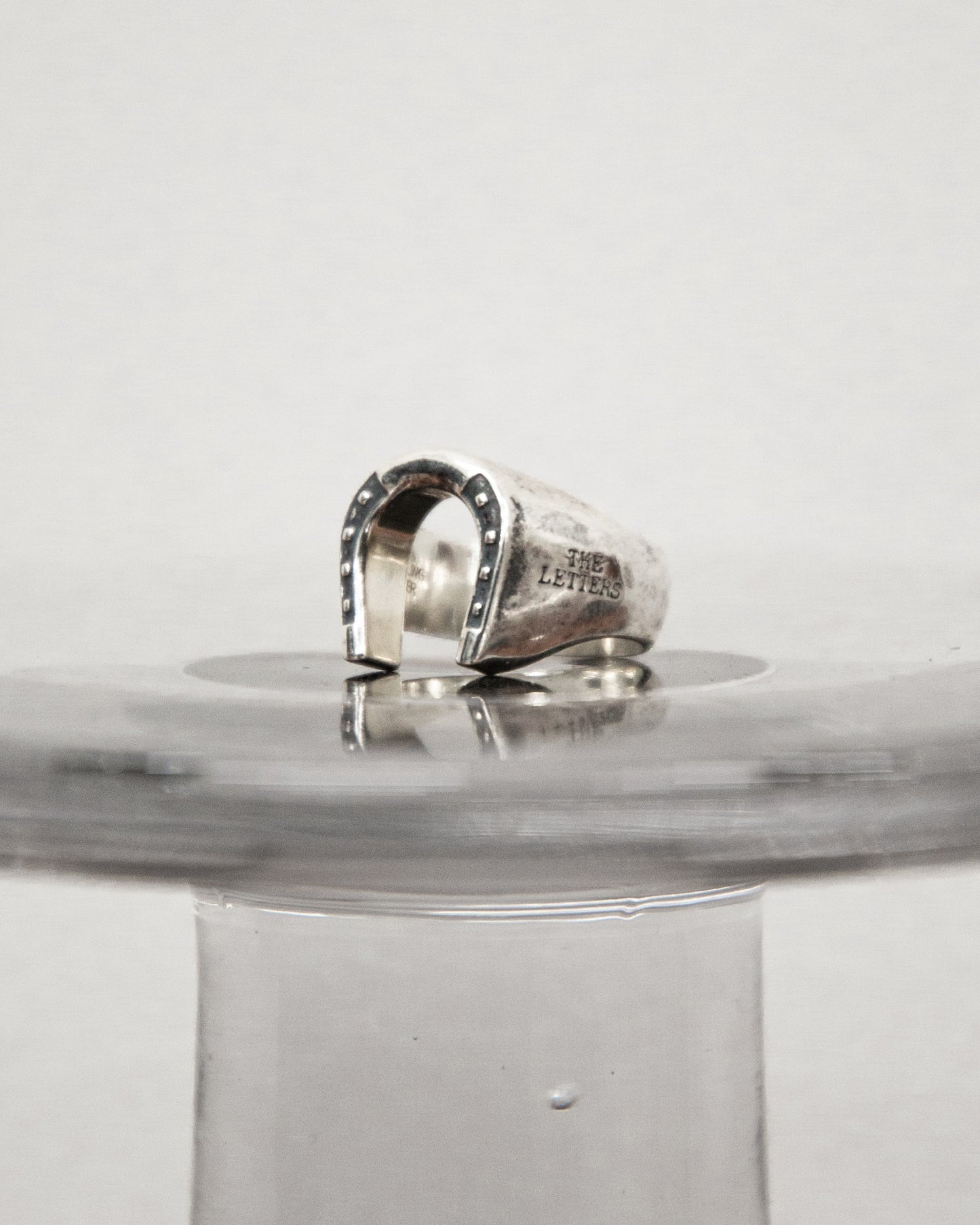 HORSESHOE SIGNET RING