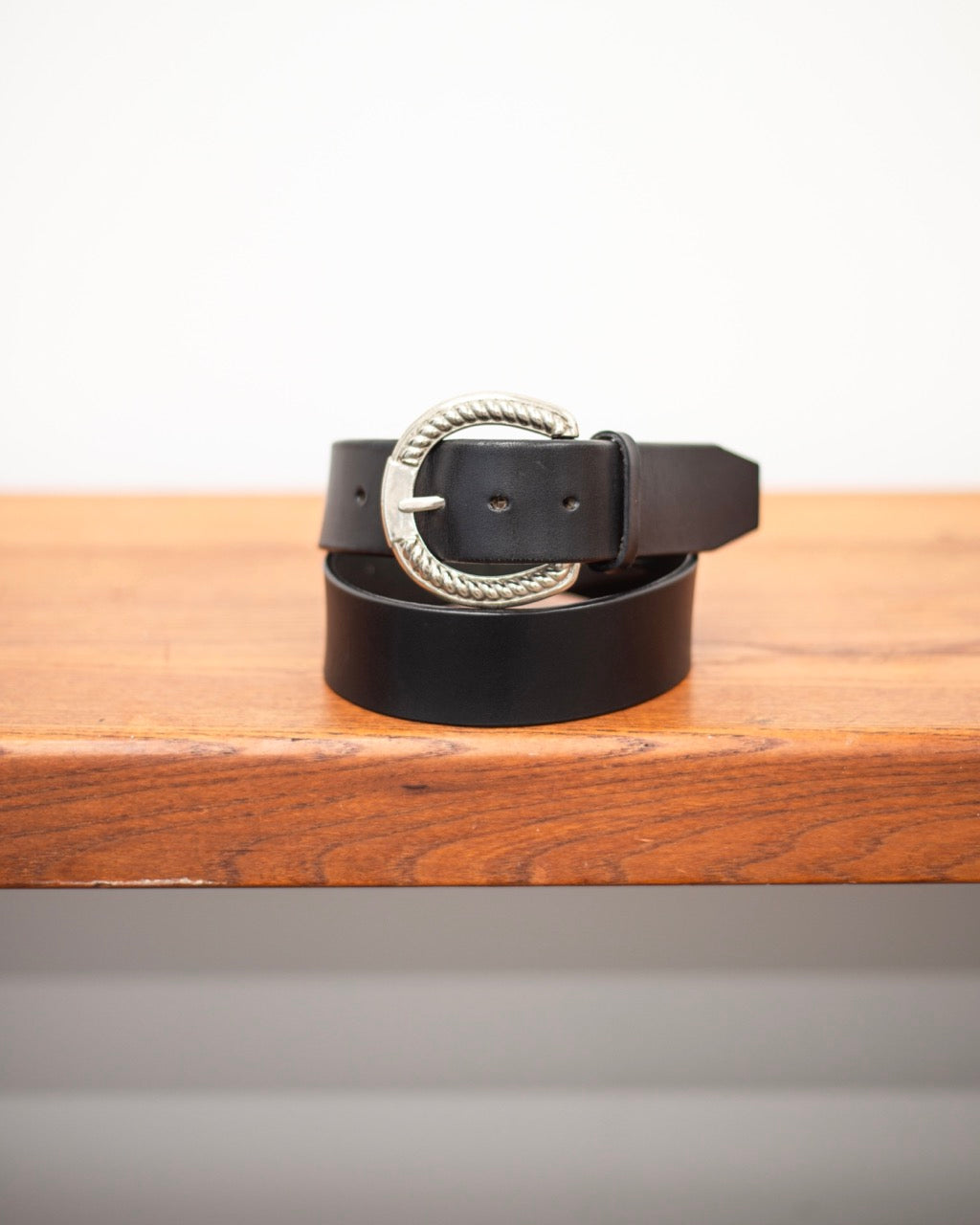 HORSESHOE BELT -COW HIDE-