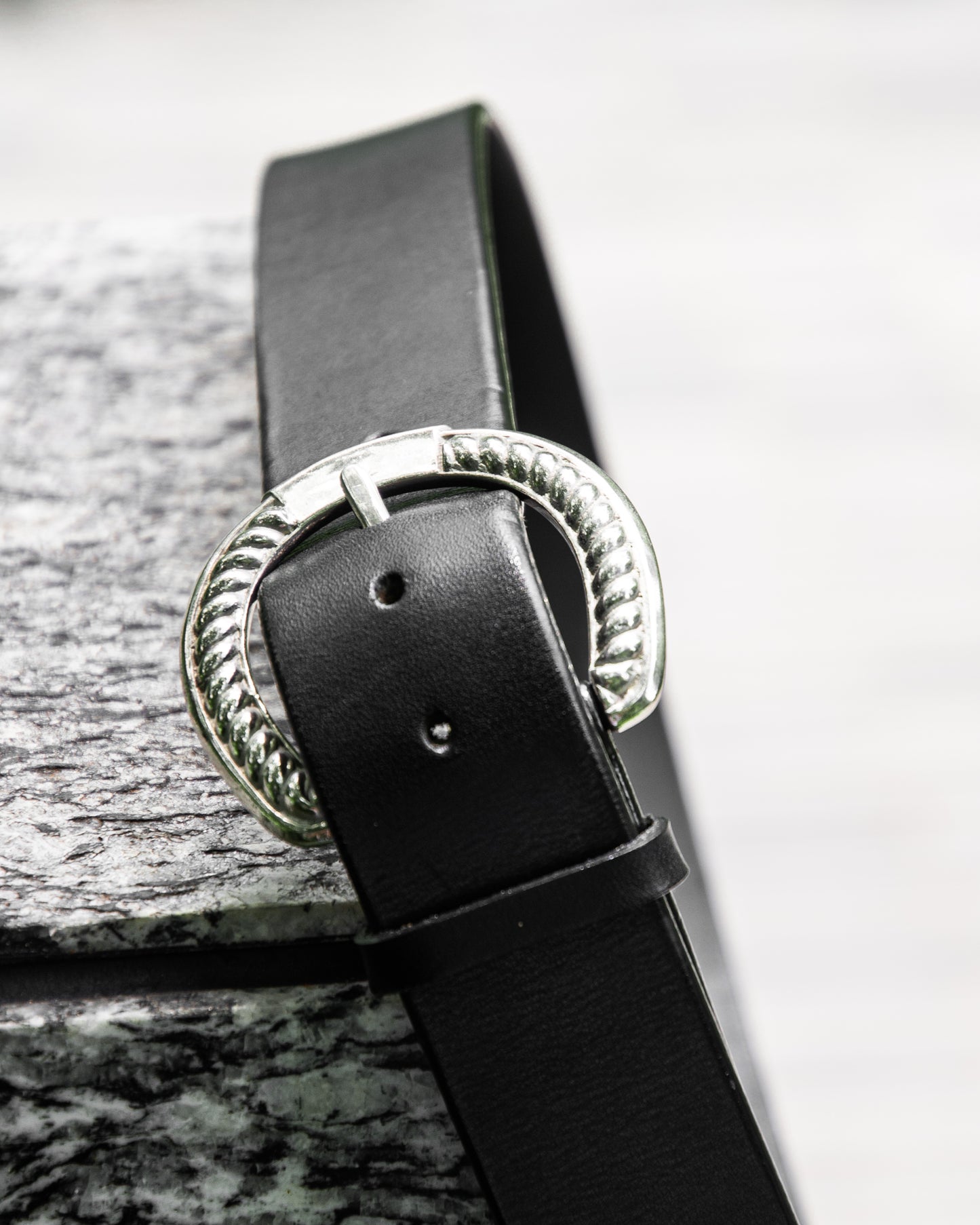 HORSESHOE BELT -COW HIDE-