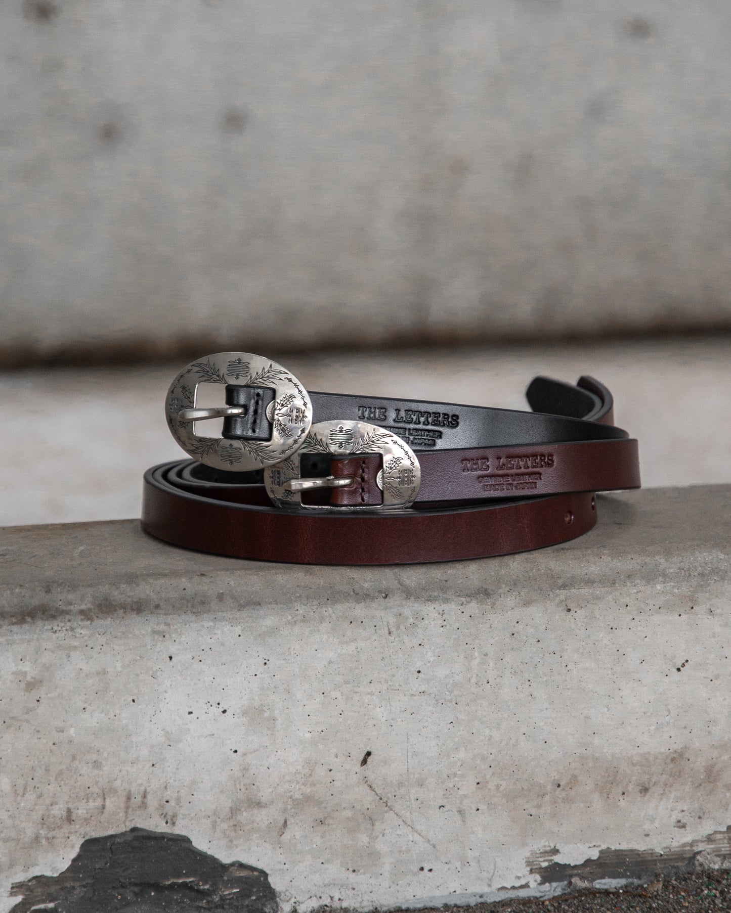 WESTERN OVAL LONG BELT -COW HIDE-