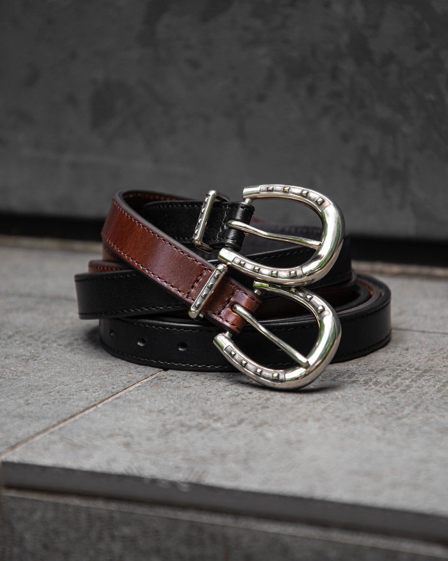 DOUBLE SIDED HORSESHOE LONG BELT  -COW HIDE-