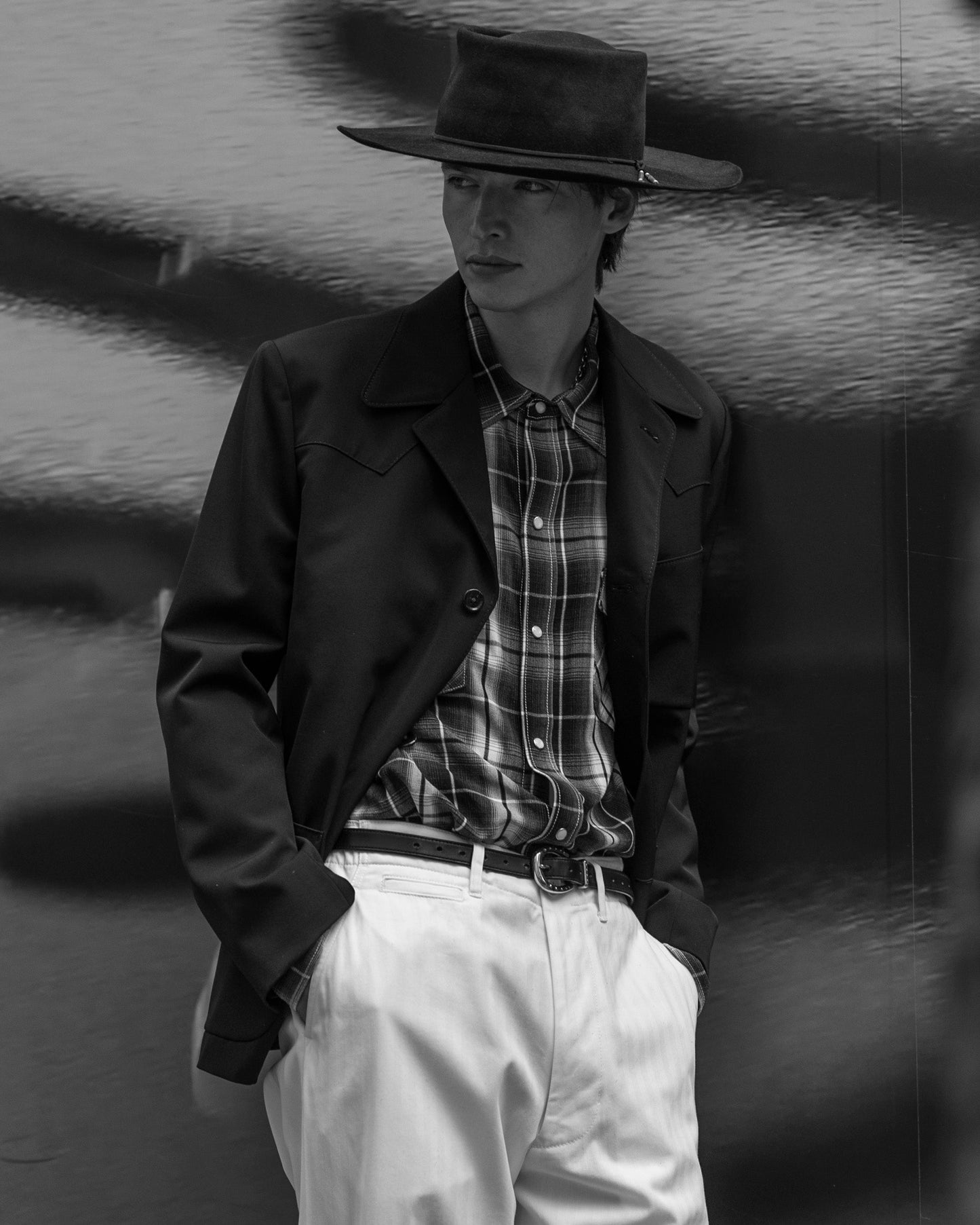 DOUBLE SIDED HORSESHOE LONG BELT  -COW HIDE-