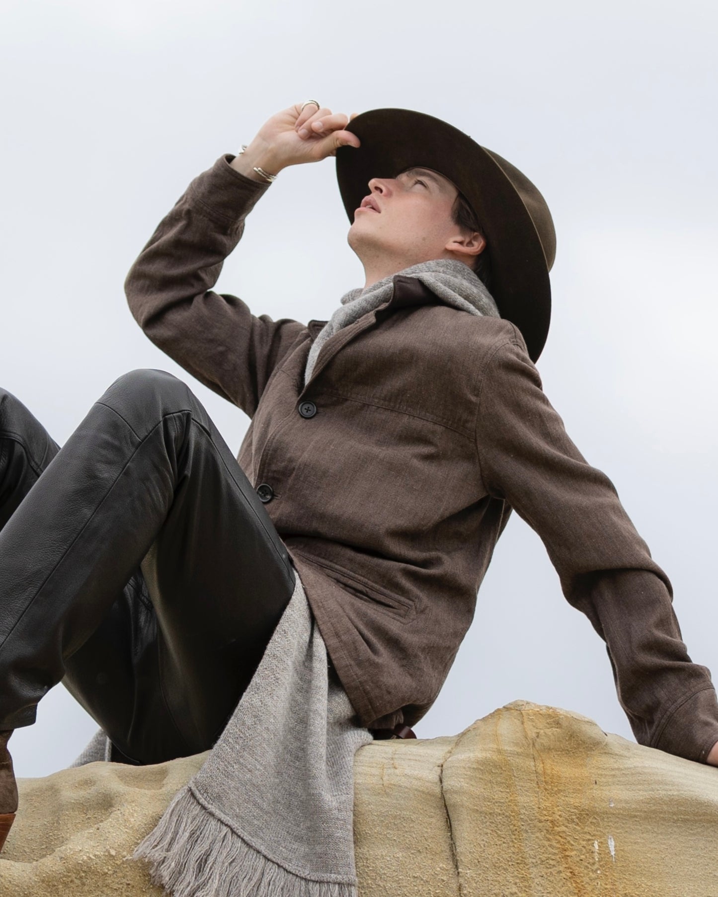 5G HOODIE FRINGE SCARF KNIT -SHETLAND WOOL LINEN-